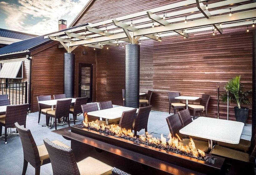 Radisson Hotel & Conference Center Coralville   Iowa City