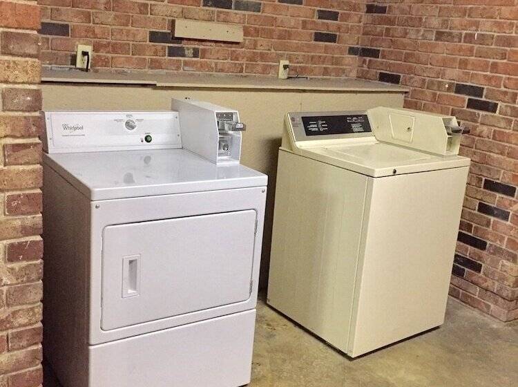 ホテル Red Carpet Inn