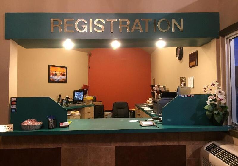 ホテル Red Carpet Inn