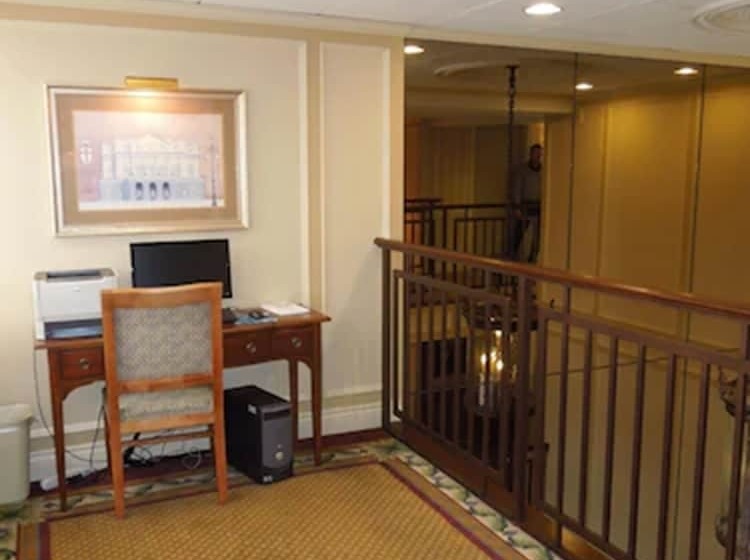 ホテル Rockville Centre Inn