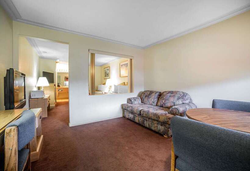 فندق Rodeway Inn Pronghorn Lodge