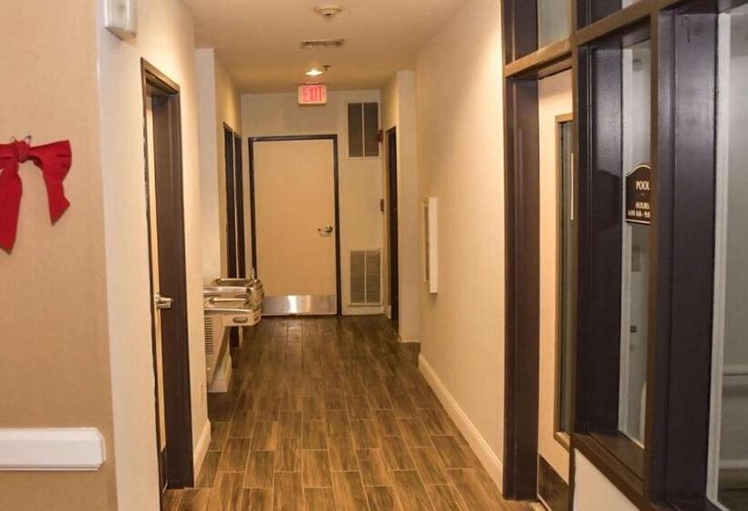 Отель Sleep Inn & Suites