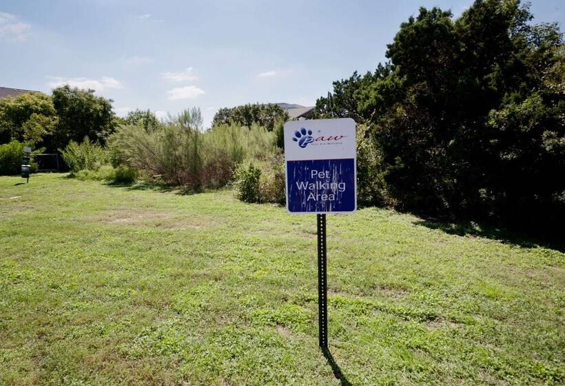 هتل Sonesta Simply Suites Austin The Domain Area