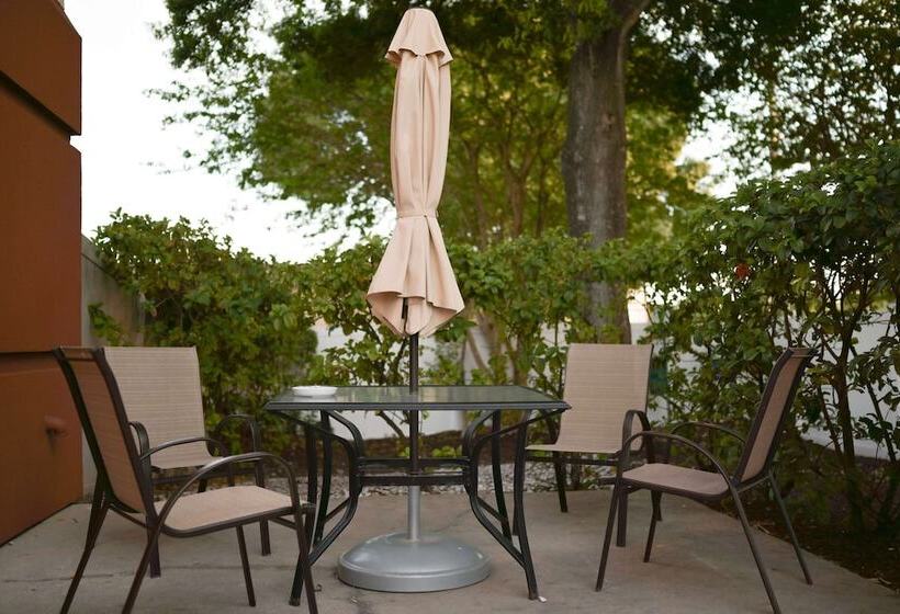 فندق Sonesta Simply Suites Clearwater