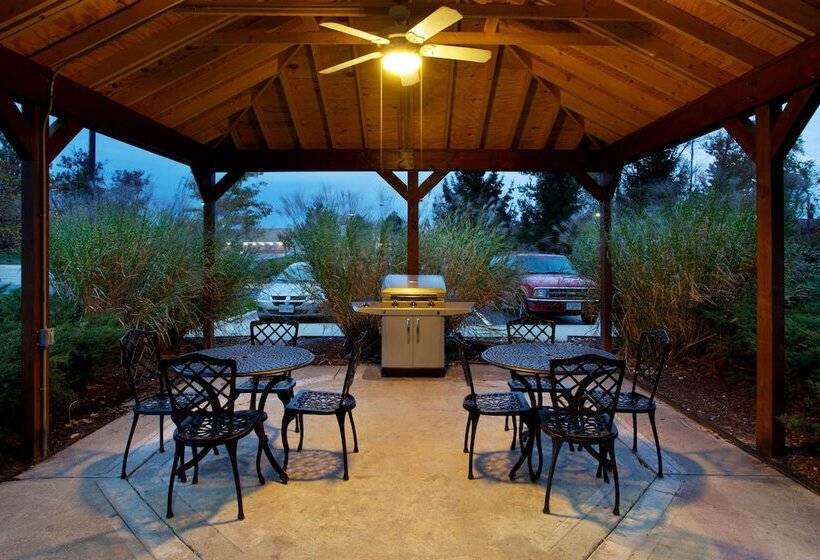 هتل Sonesta Simply Suites Cleveland North Olmsted Airport