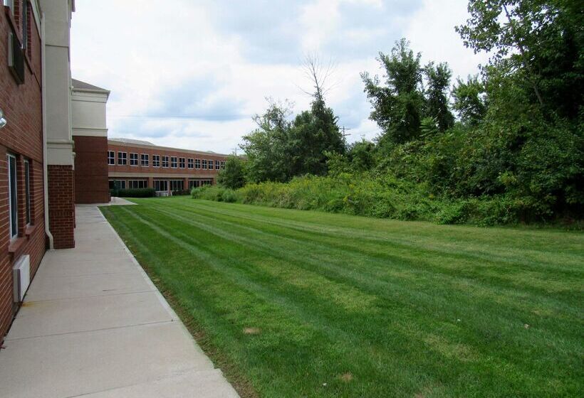 בית מלון כפרי Sonesta Simply Suites Columbus Airport Gahanna