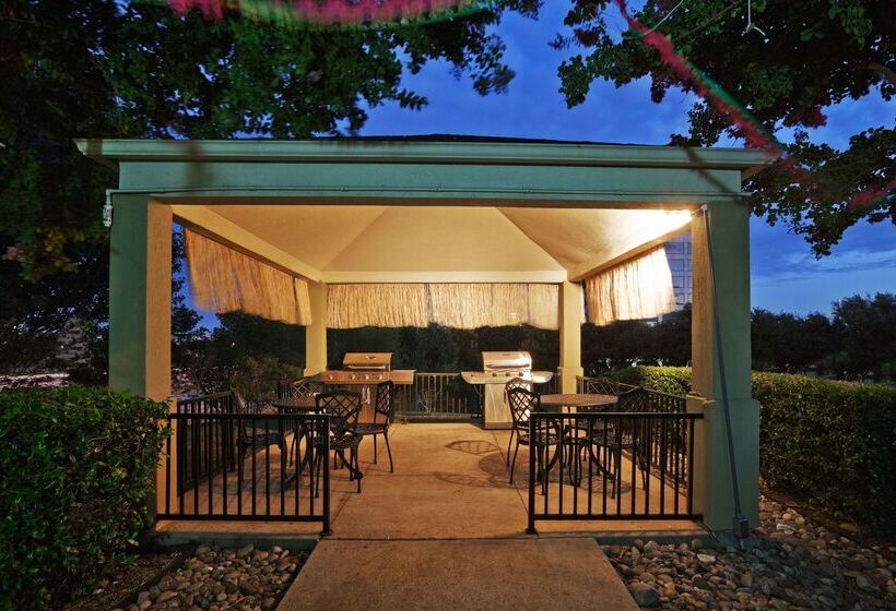 فندق Sonesta Simply Suites Dallas Richardson