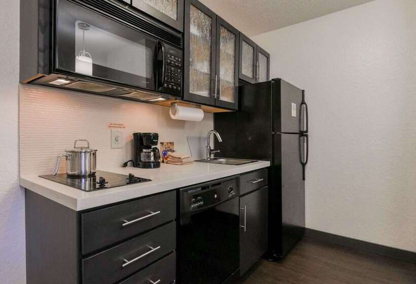 Отель Sonesta Simply Suites Huntsville Research Park