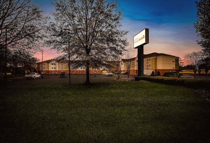 Отель Sonesta Simply Suites Huntsville Research Park