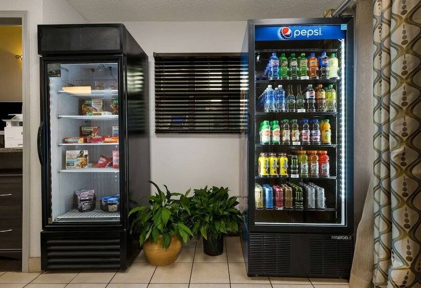 Отель Sonesta Simply Suites Huntsville Research Park