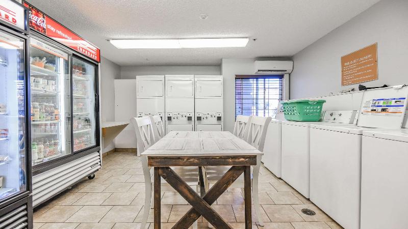 Отель Sonesta Simply Suites Huntsville Research Park