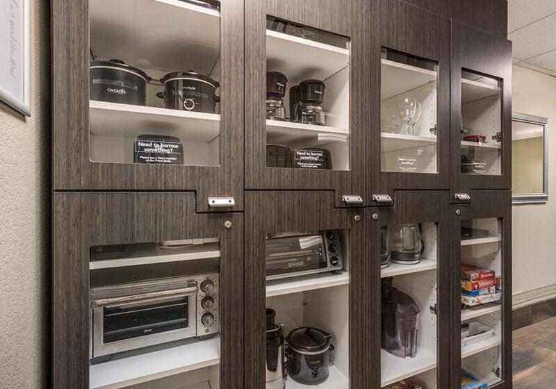 Отель Sonesta Simply Suites Huntsville Research Park