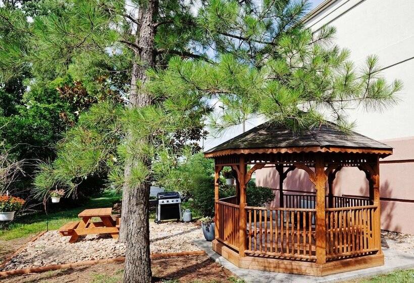 Отель Sonesta Simply Suites Knoxville