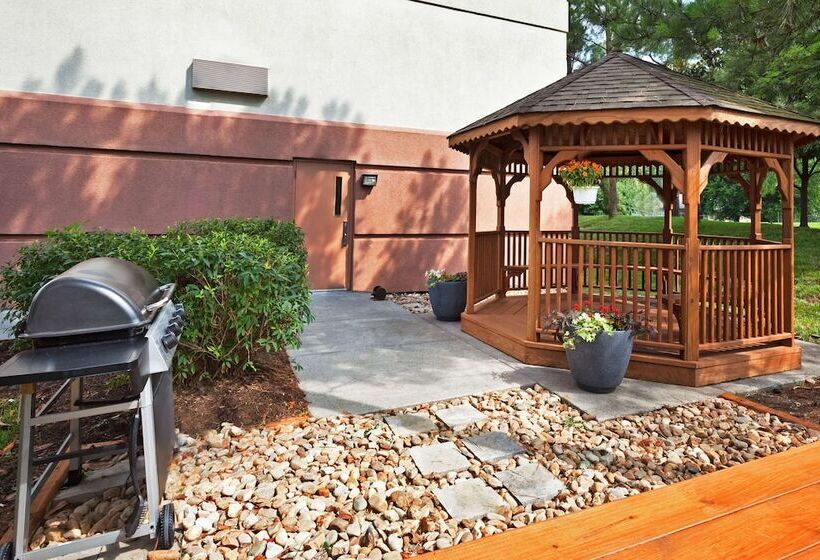 Отель Sonesta Simply Suites Knoxville