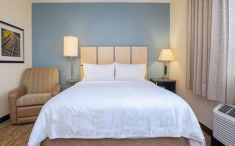 فندق Sonesta Simply Suites Miami Airport Doral