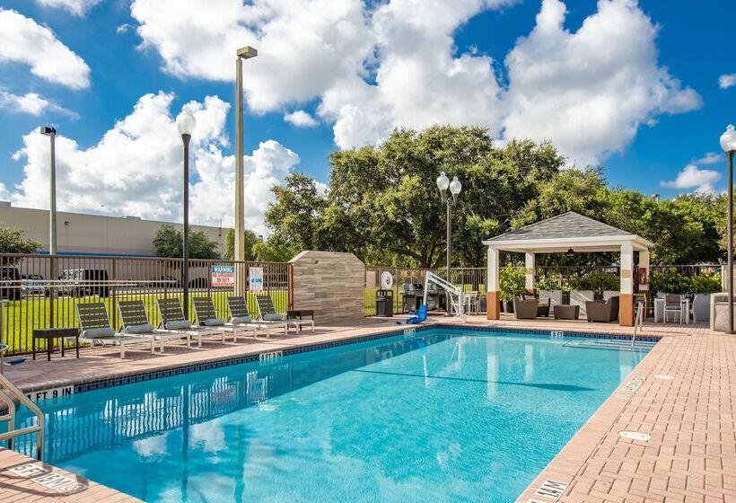 فندق Sonesta Simply Suites Miami Airport Doral