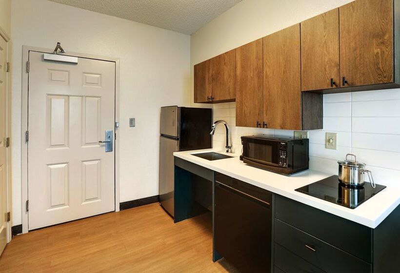 בית מלון כפרי Sonesta Simply Suites Miami Airport Doral