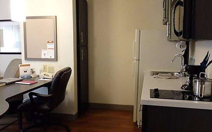 בית מלון כפרי Sonesta Simply Suites Pittsburgh Airport