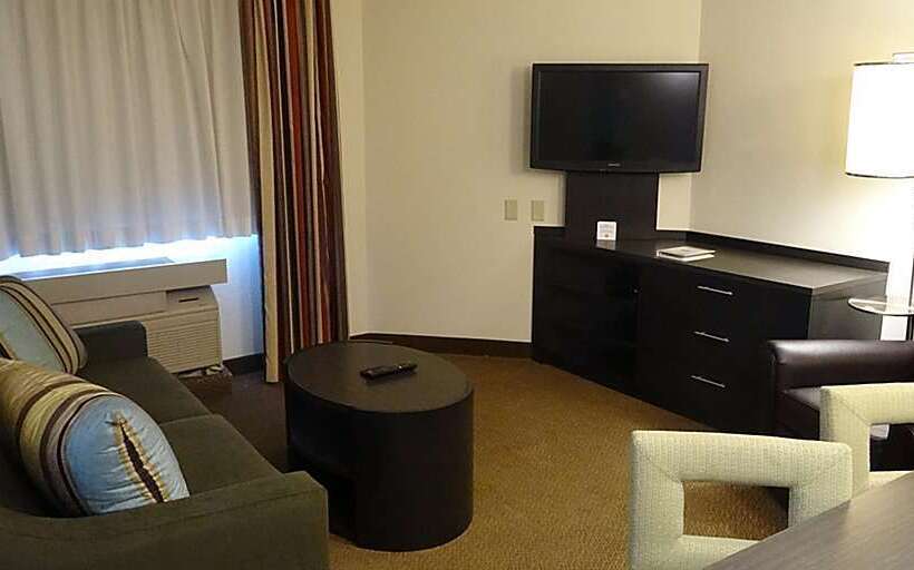 Отель Sonesta Simply Wichita Airport