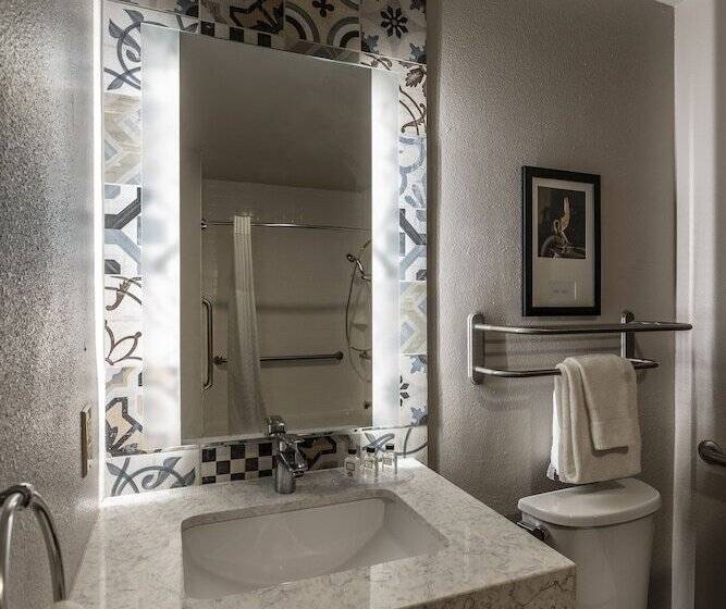 St Charles Coach House, Ascend Hotel Collection