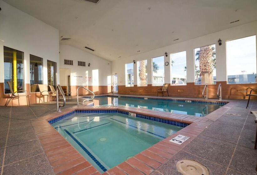 בית מלון כפרי St. George Inn And Suites