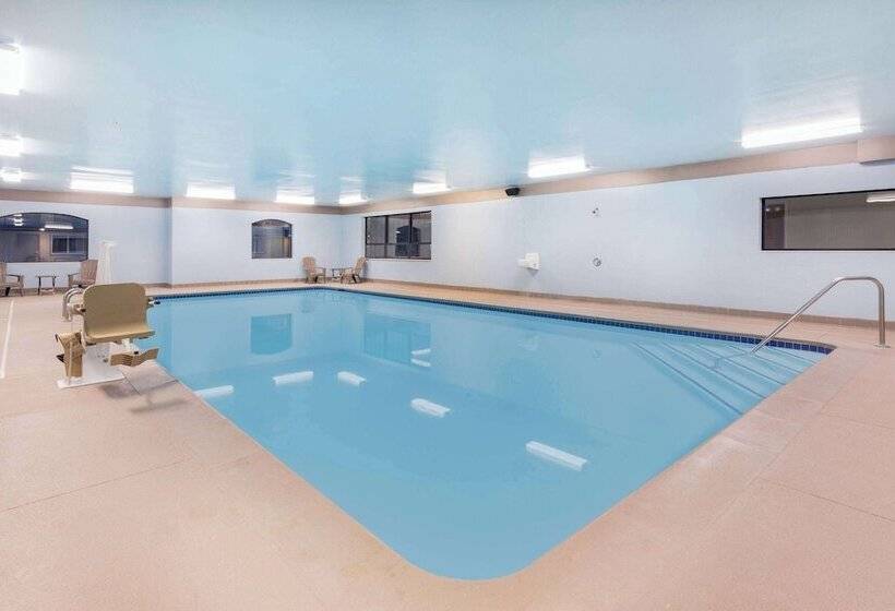 酒店 Super 8 By Wyndham Marysville/port Huron Area