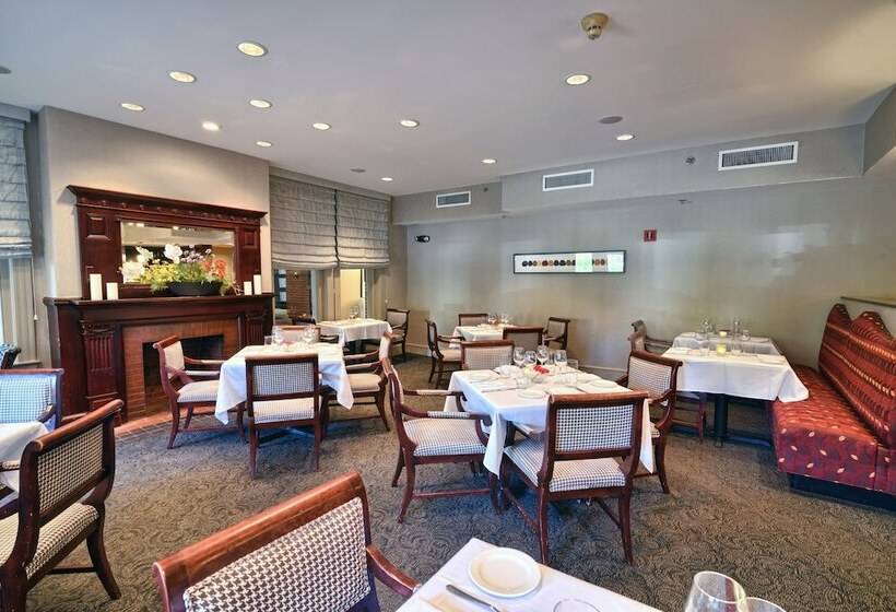 فندق The Centennial