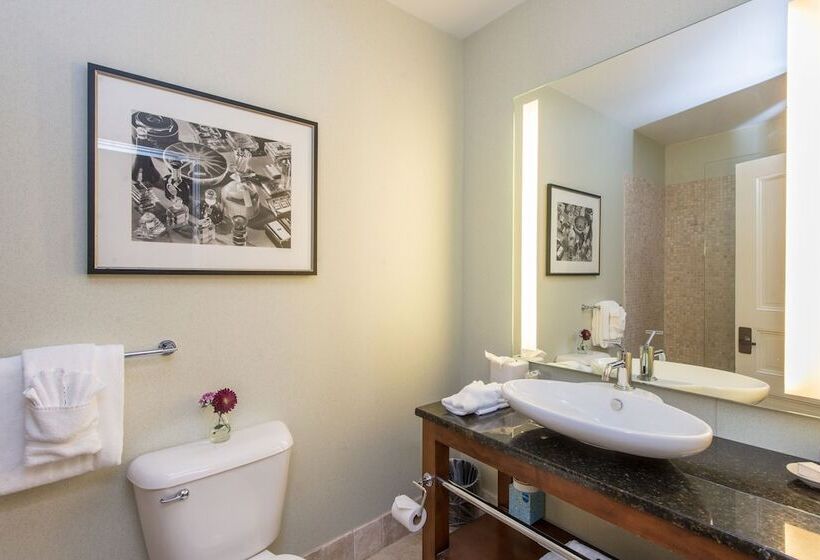 فندق The Centennial