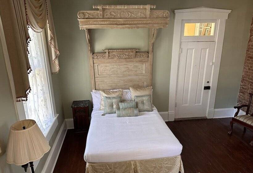 فندق The Inn At Cedar Grove