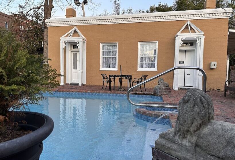 فندق The Inn At Cedar Grove