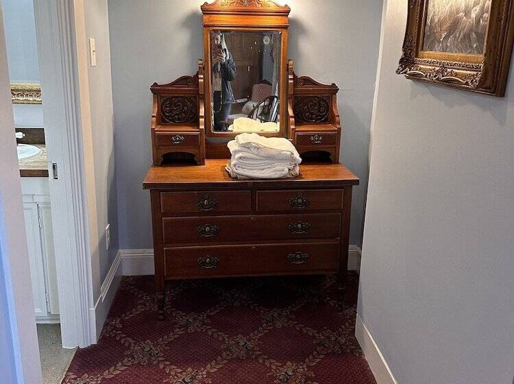 فندق The Inn At Cedar Grove