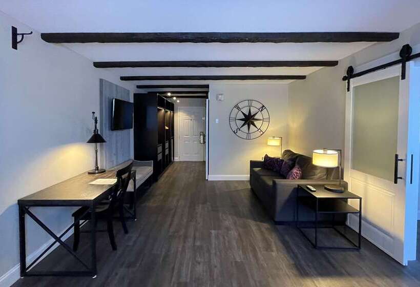 The Century House, Ascend Hotel Collection