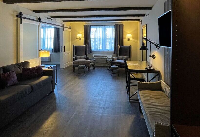 The Century House, Ascend Hotel Collection