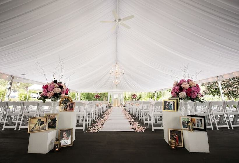 The Century House, Ascend Hotel Collection