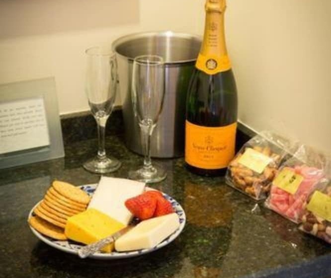 酒店 Tradewinds Carmel