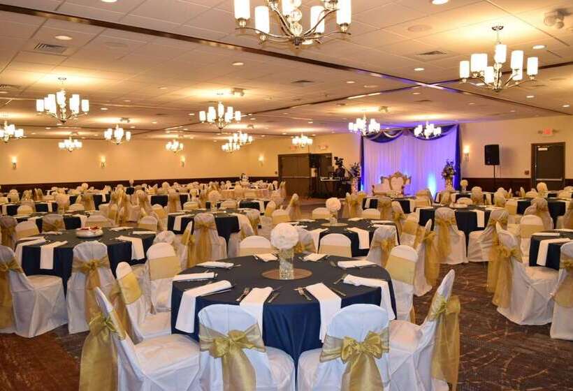 Отель Wyndham Garden Ann Arbor