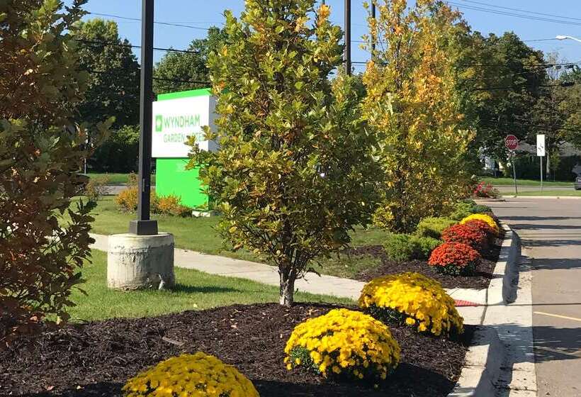 Отель Wyndham Garden Ann Arbor