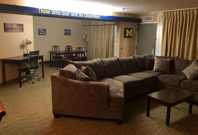 Отель Wyndham Garden Ann Arbor