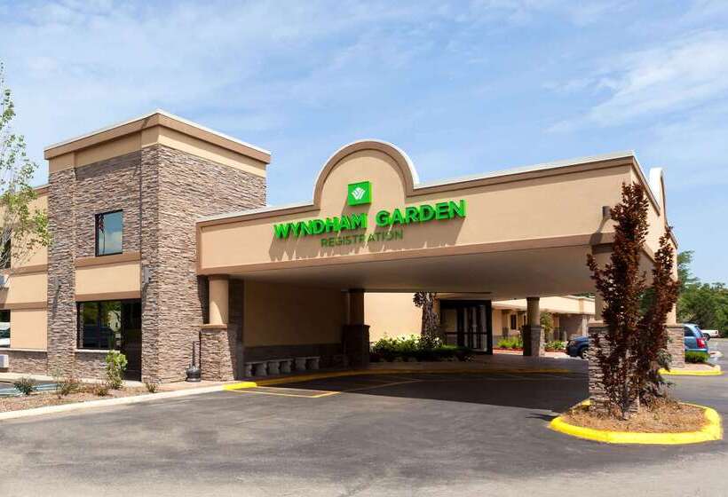 Отель Wyndham Garden Ann Arbor