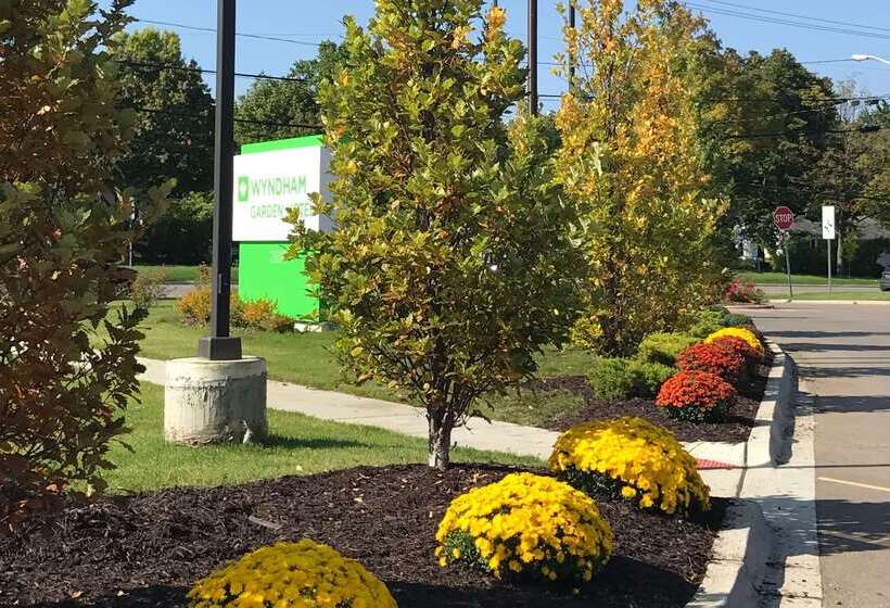 Отель Wyndham Garden Ann Arbor