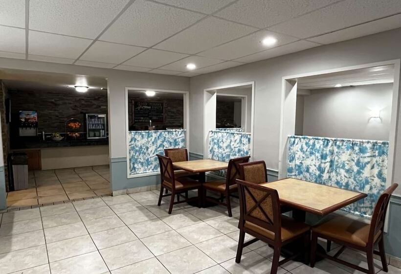 Отель Wyndham Garden Ann Arbor