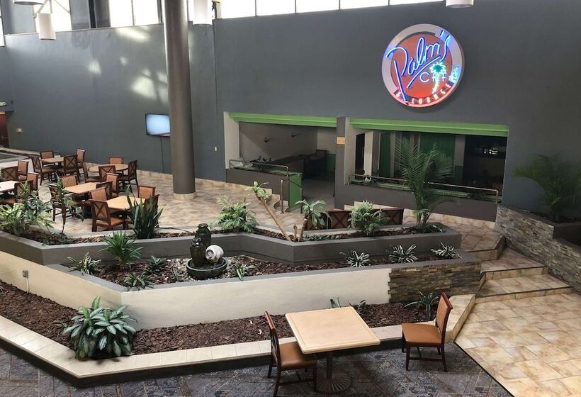 Отель Wyndham Garden Ann Arbor