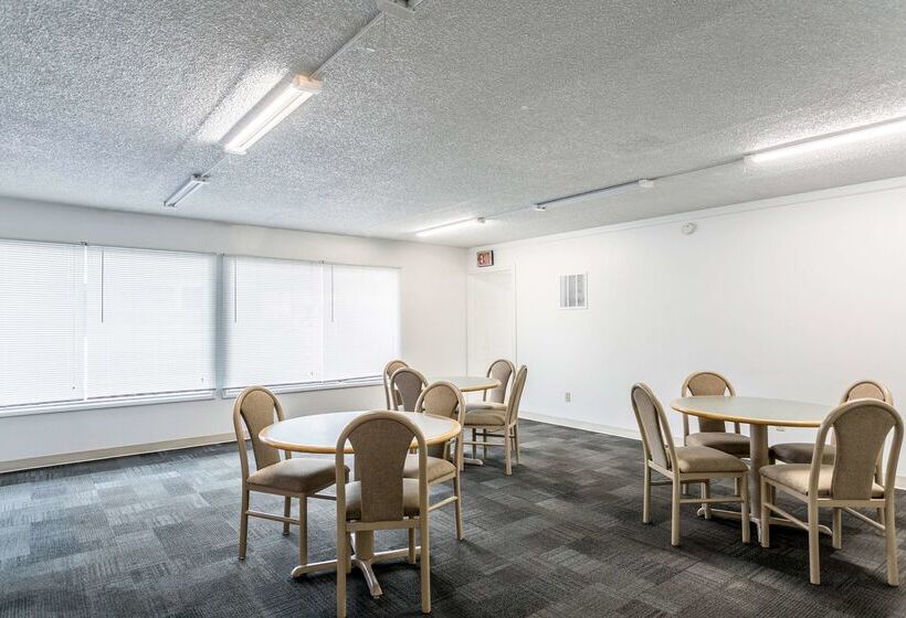 Motel 6butte, Mt  Historic City Center