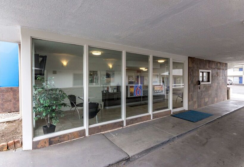 Motel 6butte, Mt  Historic City Center