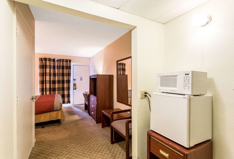 Motel 6butte, Mt  Historic City Center