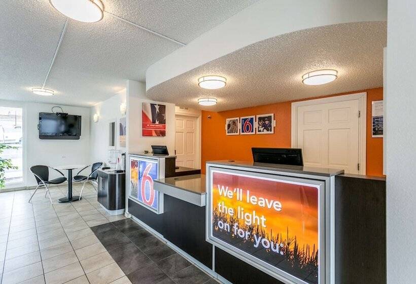 Motel 6butte, Mt  Historic City Center