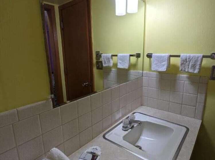 汽车旅馆 Great Plains Budget Inn