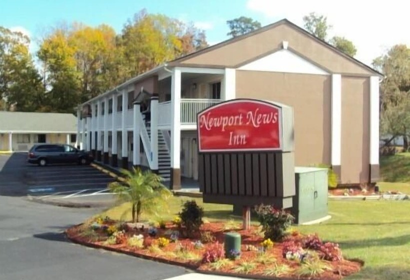 모텔 Newport News Inn