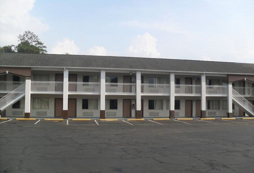 모텔 Newport News Inn