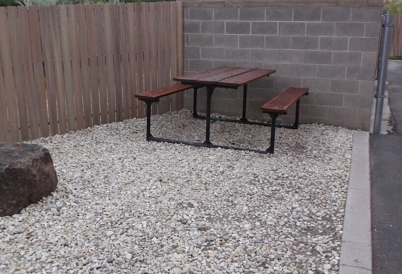 モーテル Super 8 By Wyndham Salina/scenic Hills Area